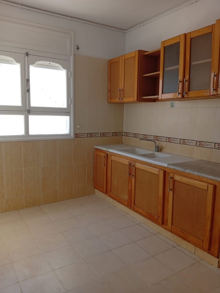 Un appartement s3 à ain zaghwen