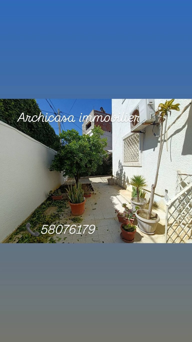 Une villa avec piscine
