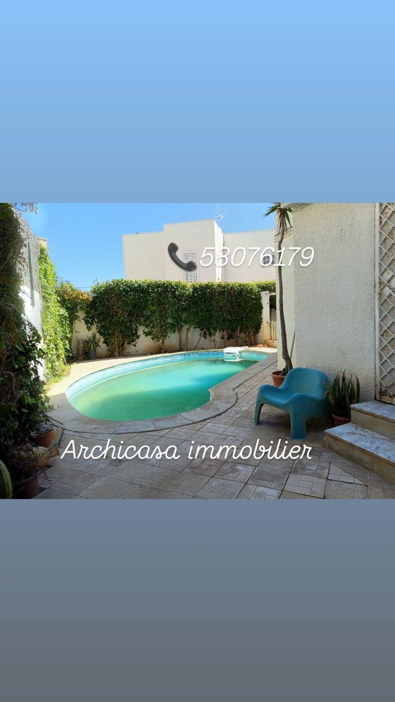 Une villa avec piscine
