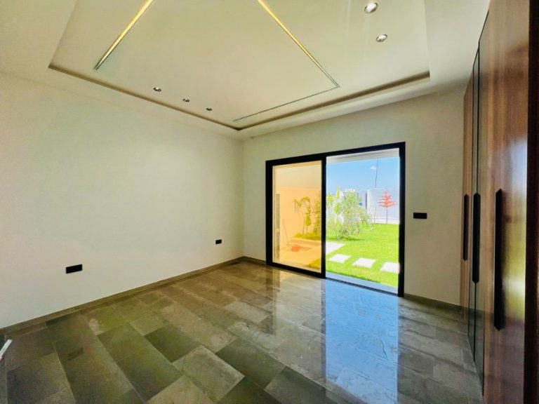 V654 villa celine
