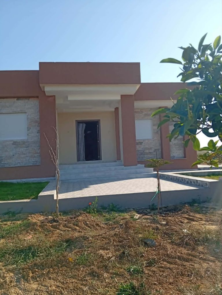 Maison de 4000m2