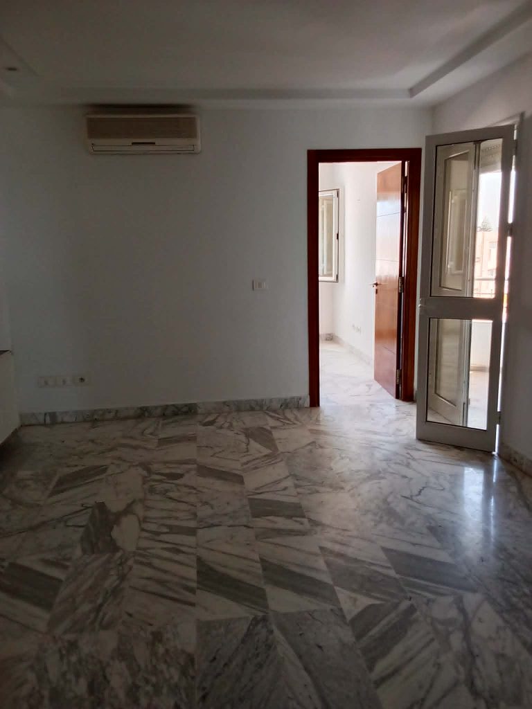 Appartement de2pi&eacute;ces et salon