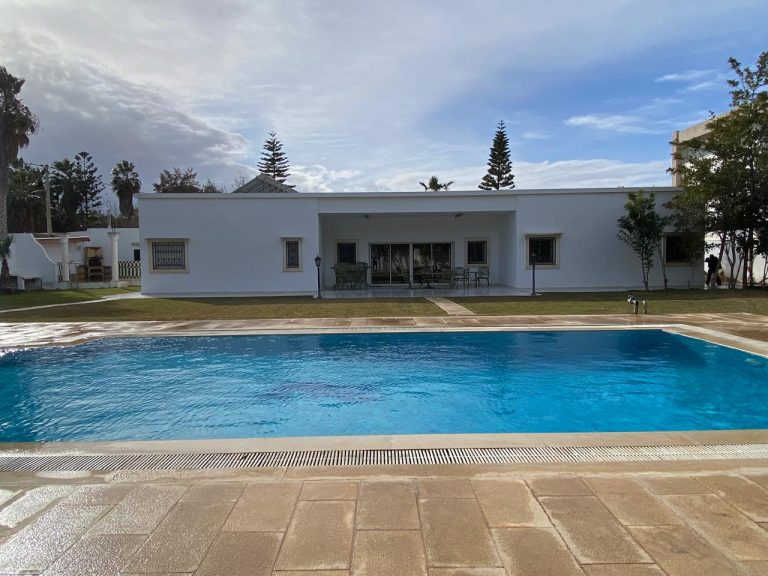 Villa &agrave; soukra