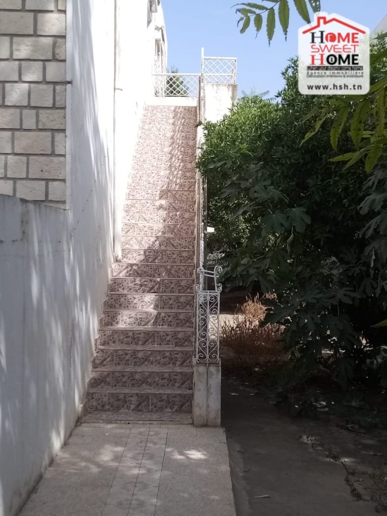 Etage de villa tiras à bardo