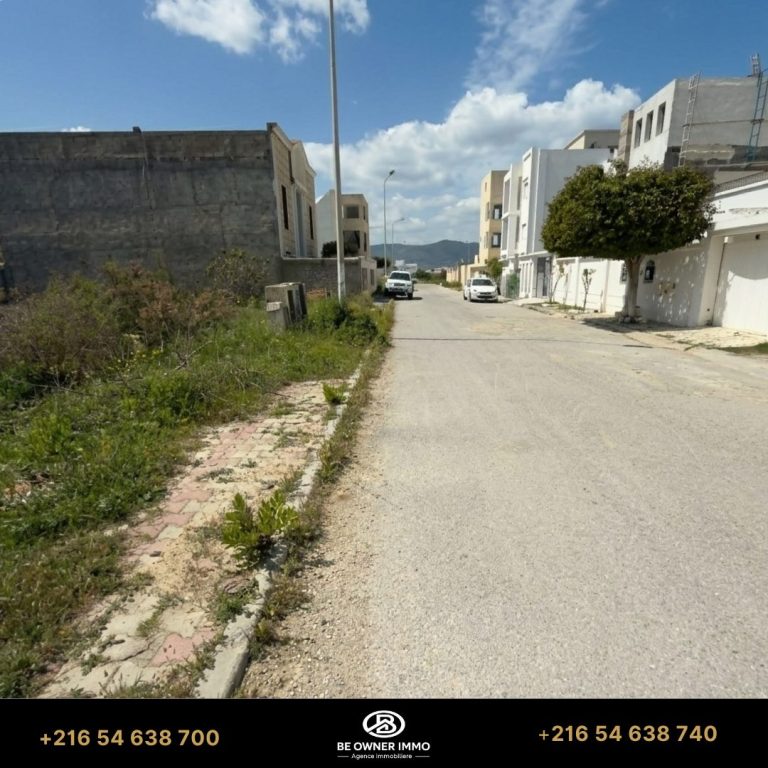 Terrain de 332 m2 av
