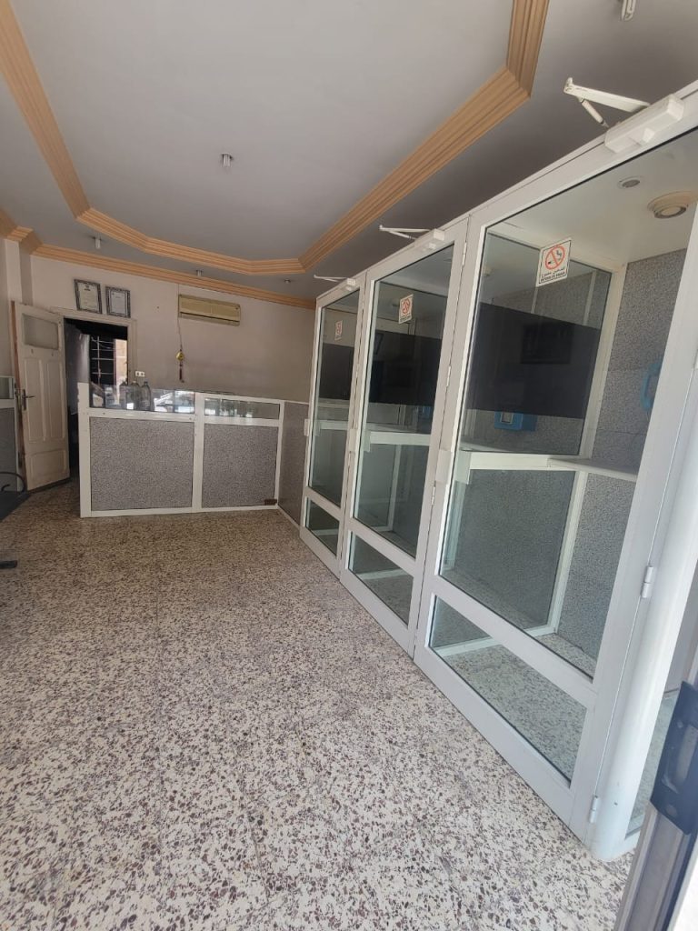 Local commercial en rdc plein centre ville