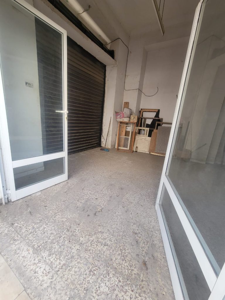 Local commercial en rdc plein centre ville