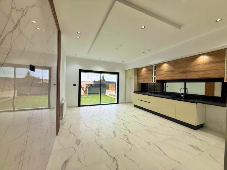 V598 villa martina sf