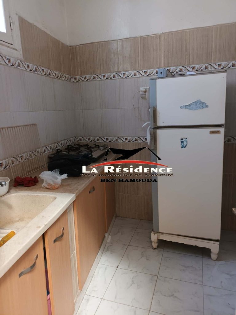Une maison a deux niveau au centre ville bizerte