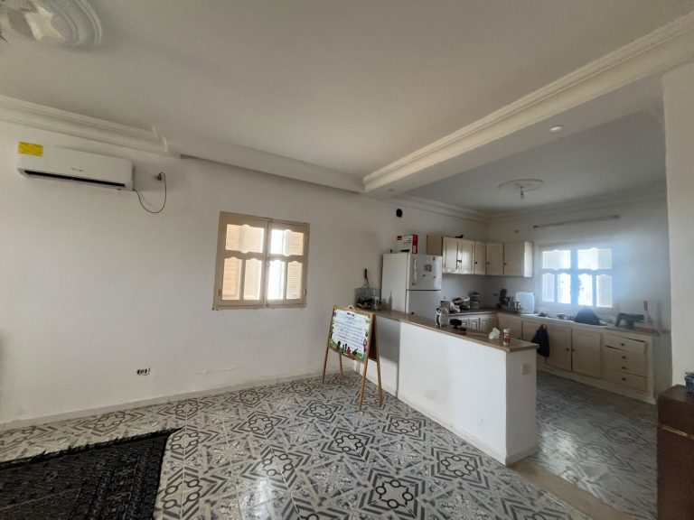 Maison avec jardin bâtie sur un terrain de 500 m
