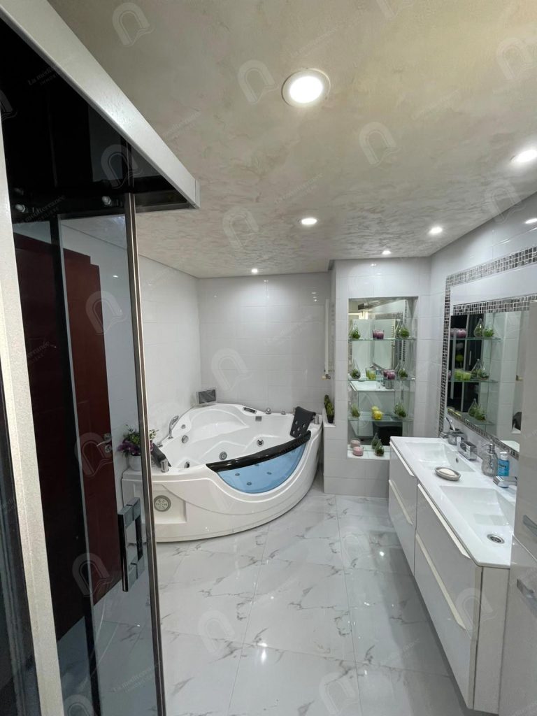 Un appartement s3 hst au bardo hedi chaker
