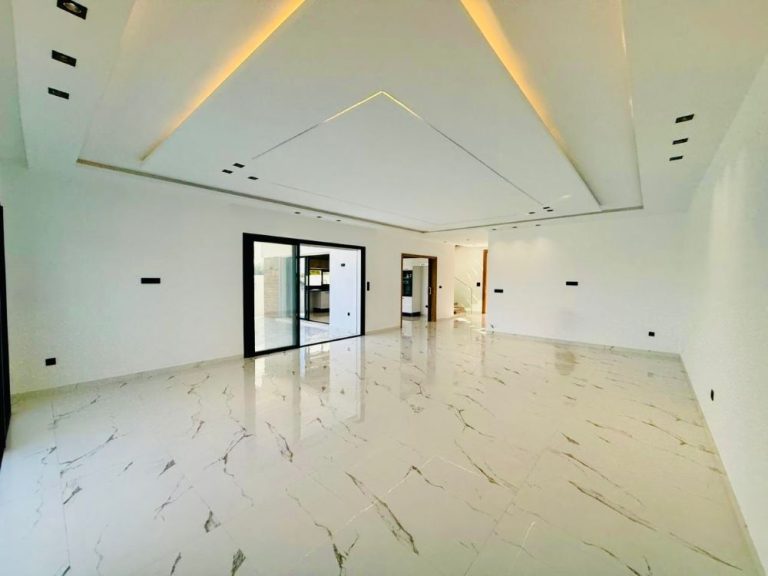 V631 villa camelia