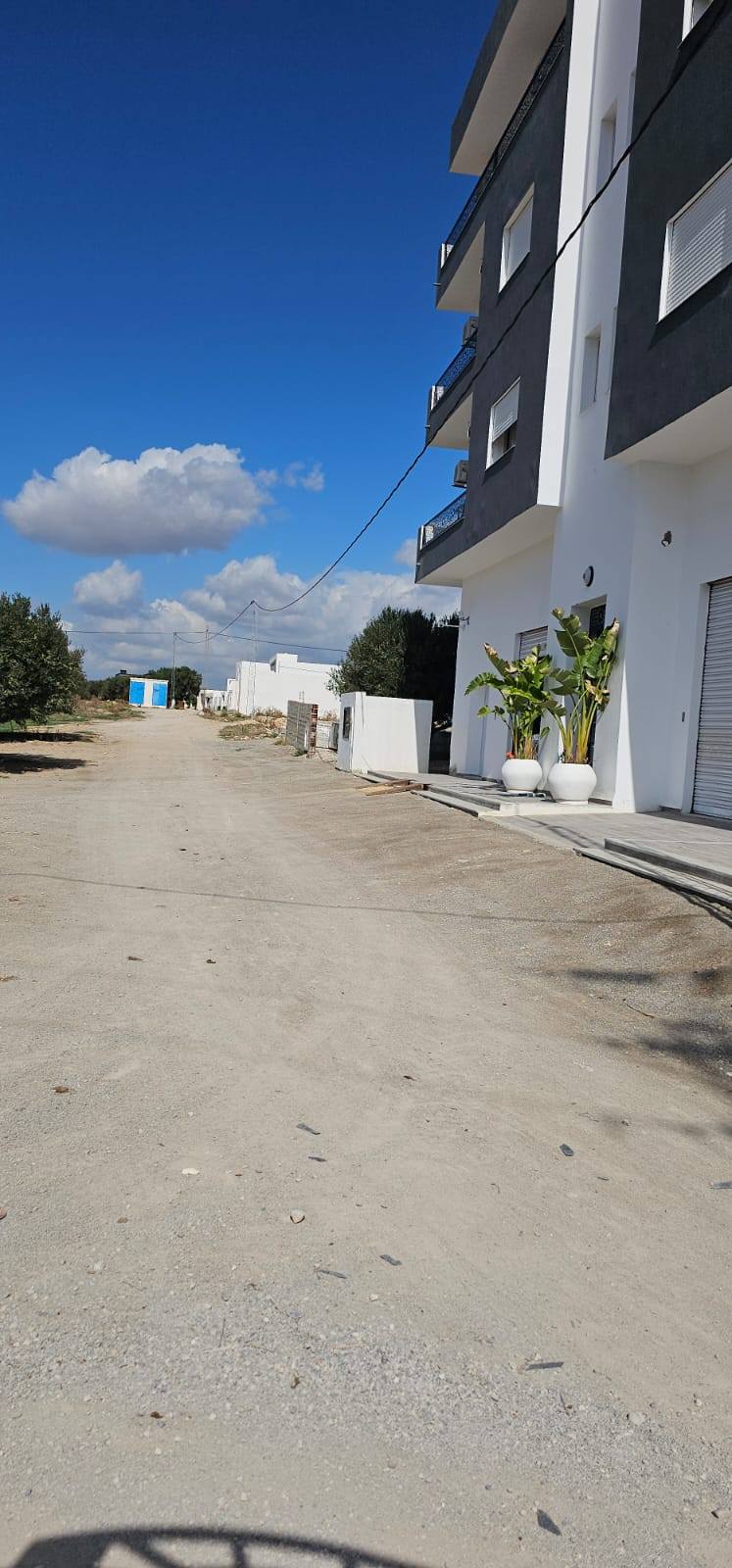 Terrien en face zone yasmin hammamet