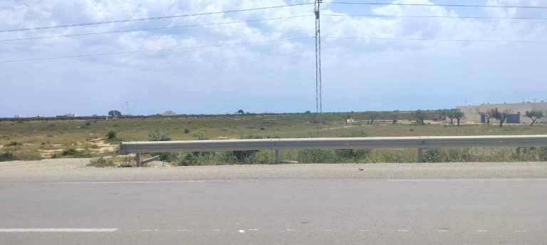 Terrain 300m a yassmine hammamet