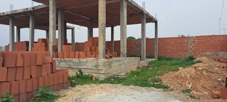 Une villa inachev&eacute;e &agrave; menchar de hammamet