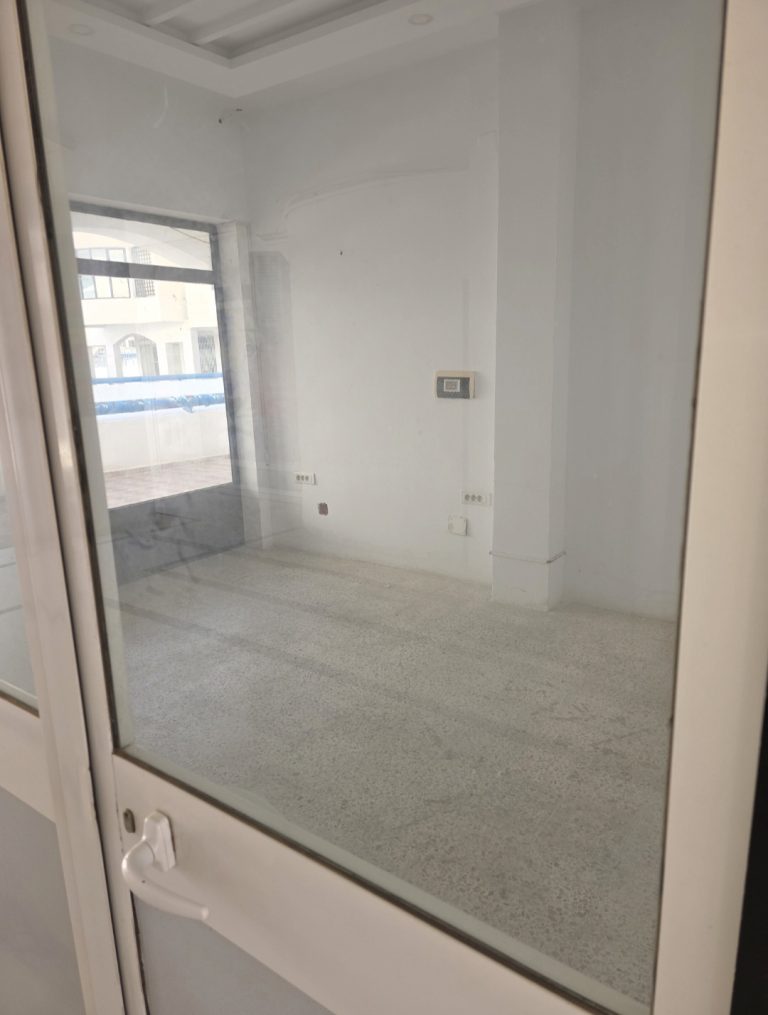 Local commercial manar 1