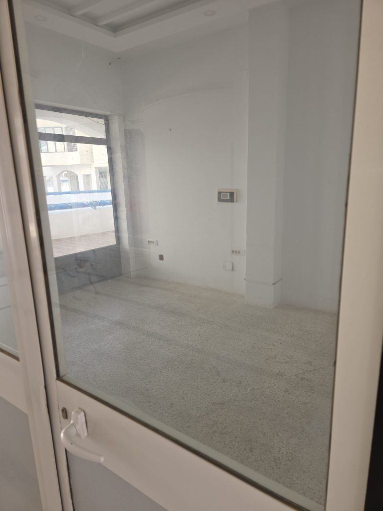 Local commercial manar 1