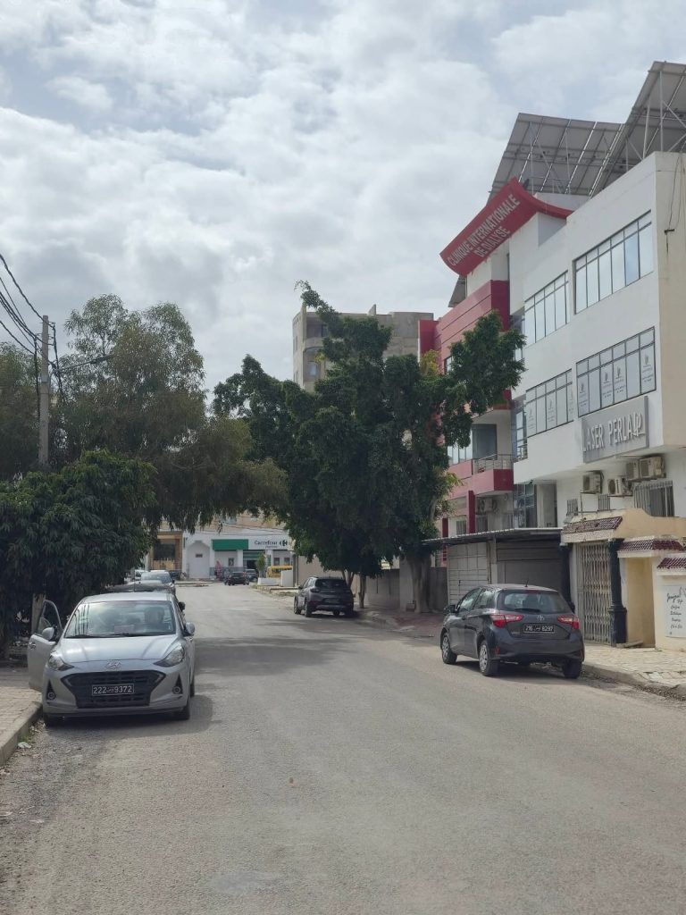 Un beau terrain de 740 m a khezama est