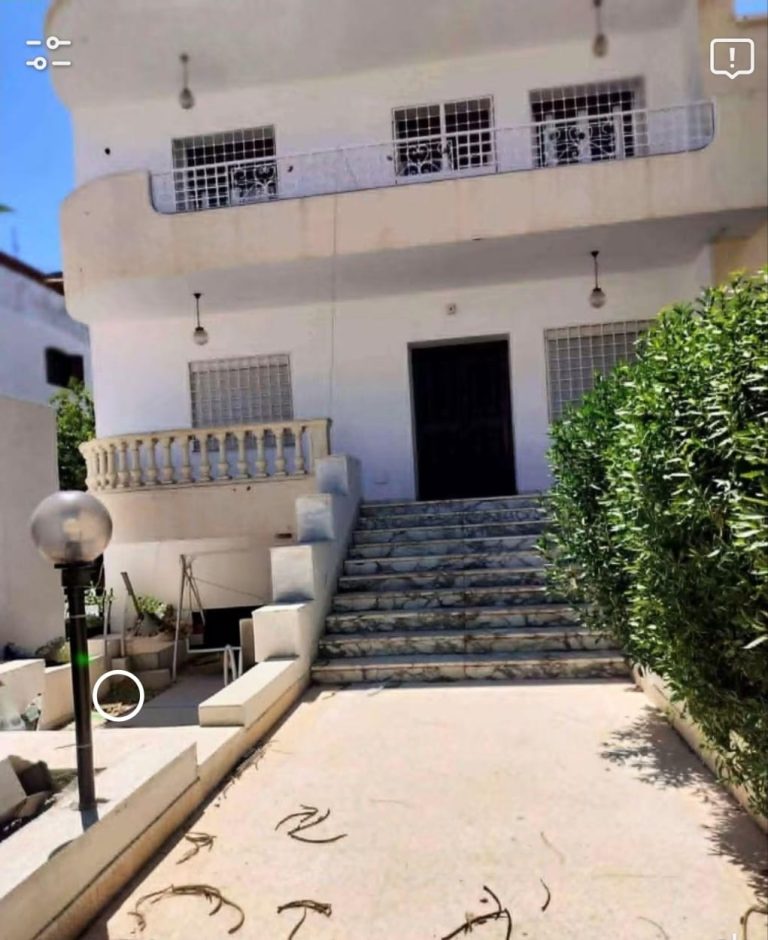 Villa de 900 m2 &agrave; cit&eacute; zahra sousse