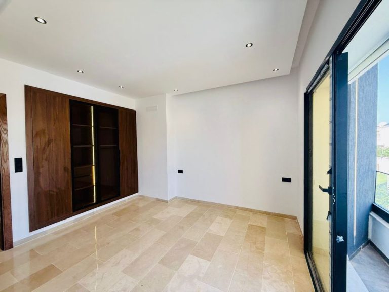 V665 villa amore s