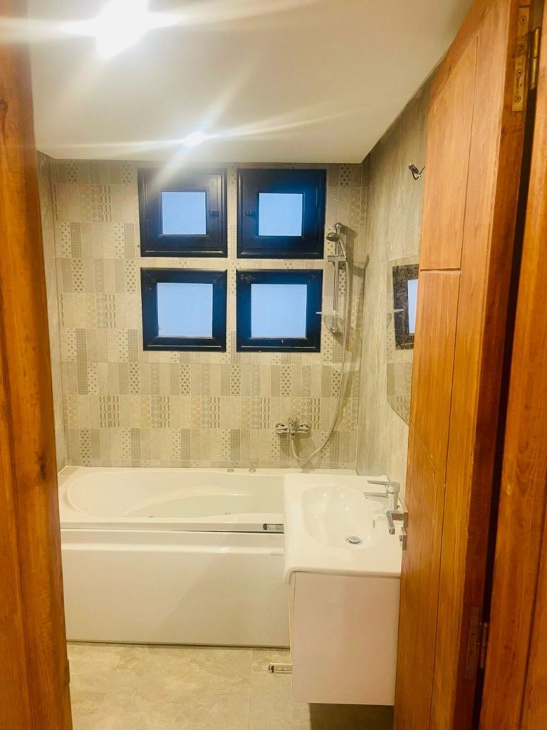 V670 villa saly bp