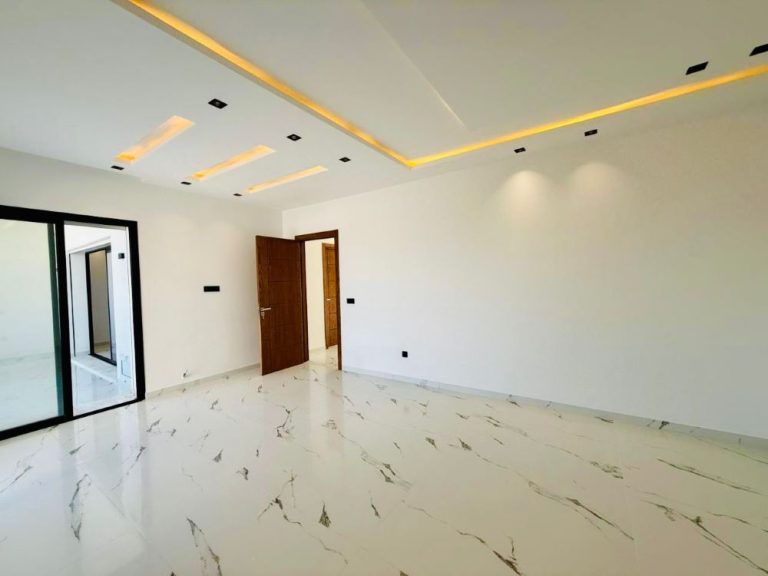 V631 villa camelia dr