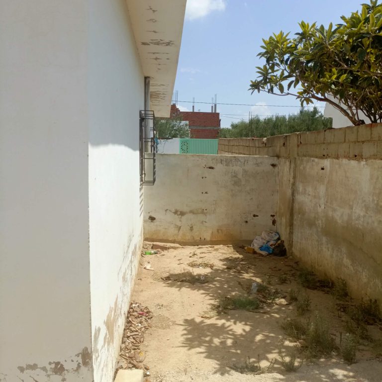 Av 2 studios pas loin de hammamet yasmine