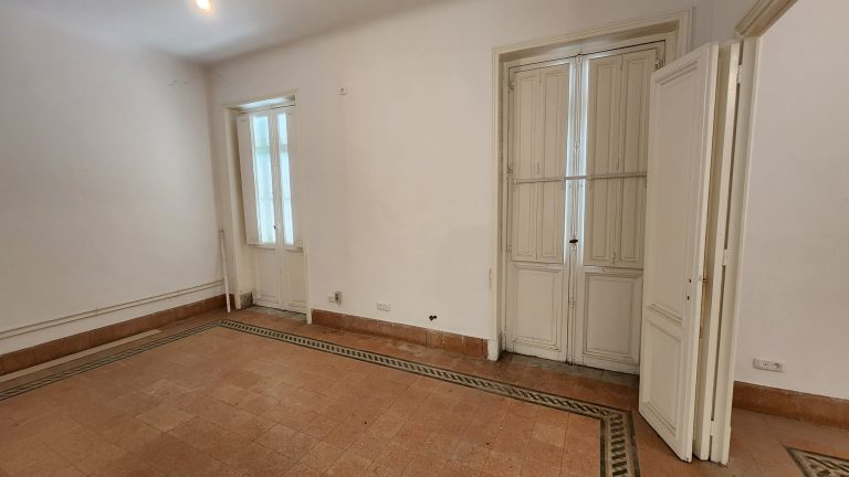 Appartement s4 pr&egrave;s march&eacute; central