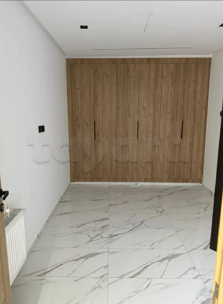 Villa plus &eacute;tage toute neuf a hammam sousse