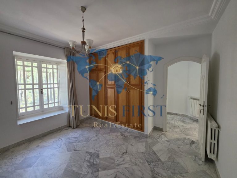Magnifique villa &agrave; cit&eacute; les pins