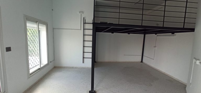 Local commercial a usage services