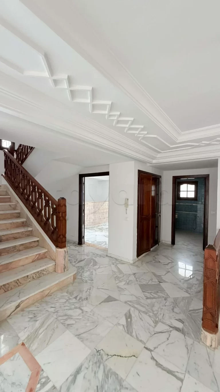 Prestigieuse villa a menzah 9a