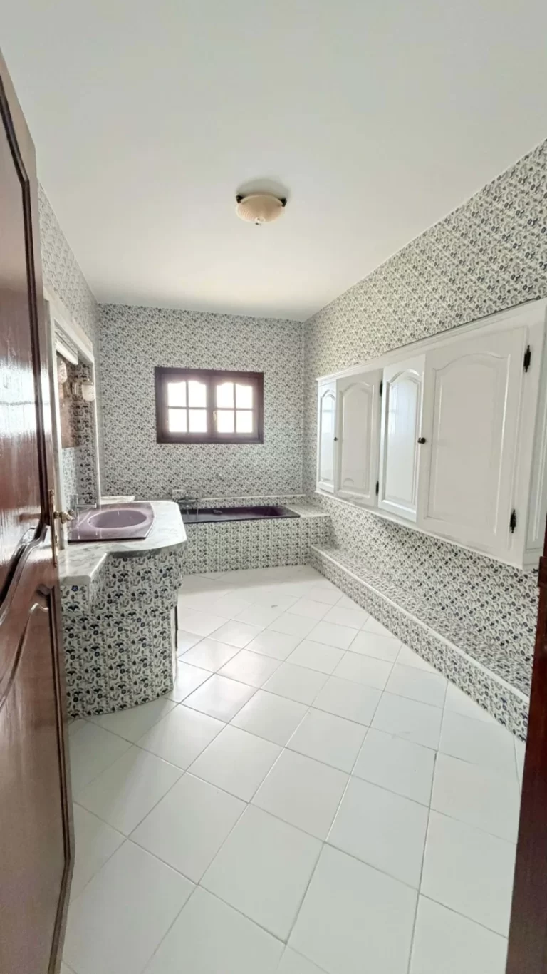 Prestigieuse villa a menzah 9a