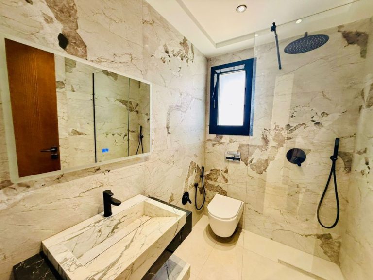 V665 villa amore t