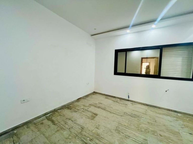 V589 villa armani zs