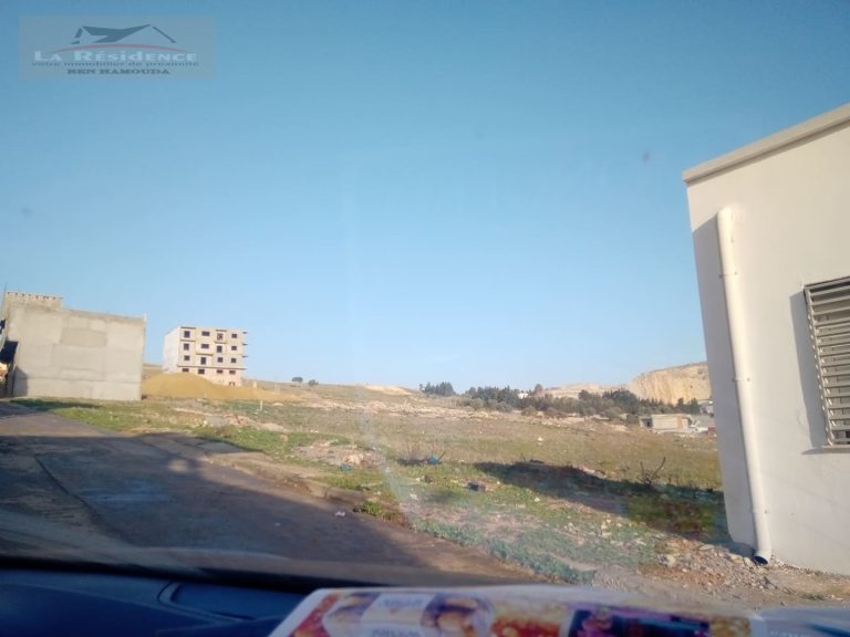 Un terrain titré à cité elwaha bizerte