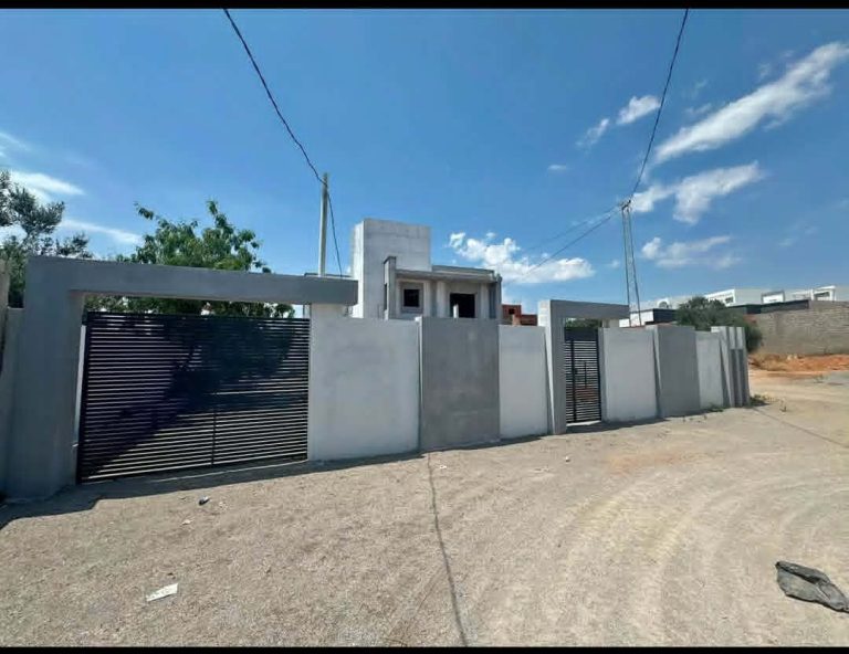 Av grand villa 629m &agrave; hammamet sud