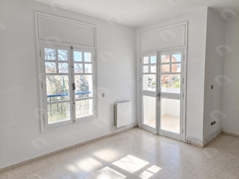 Un appartement s3 &agrave; cit&eacute; ennasr