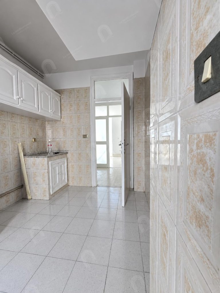 Un appartement s3 &agrave; cit&eacute; ennasr