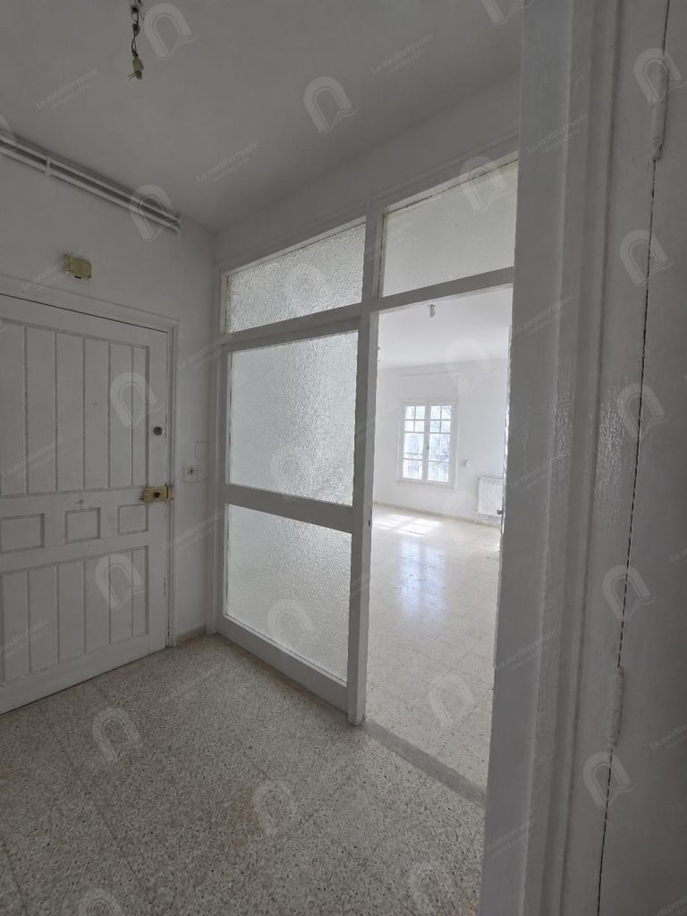 Un appartement s3 &agrave; cit&eacute; ennasr