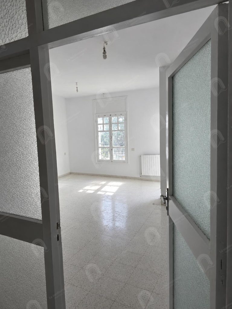 Un appartement s3 &agrave; cit&eacute; ennasr