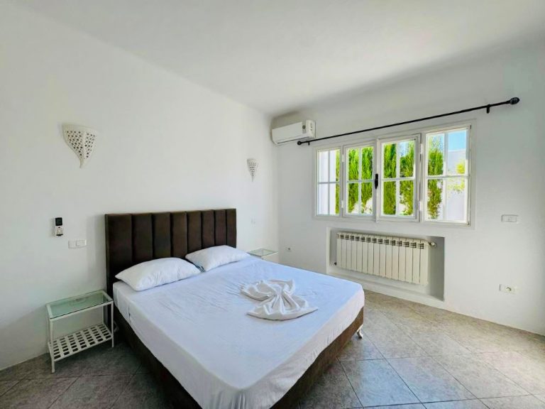 V656 villa celeste f