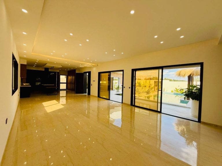 V678 villa sun garden f