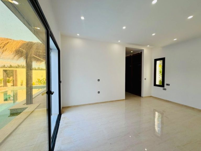 V678 villa sun garden f