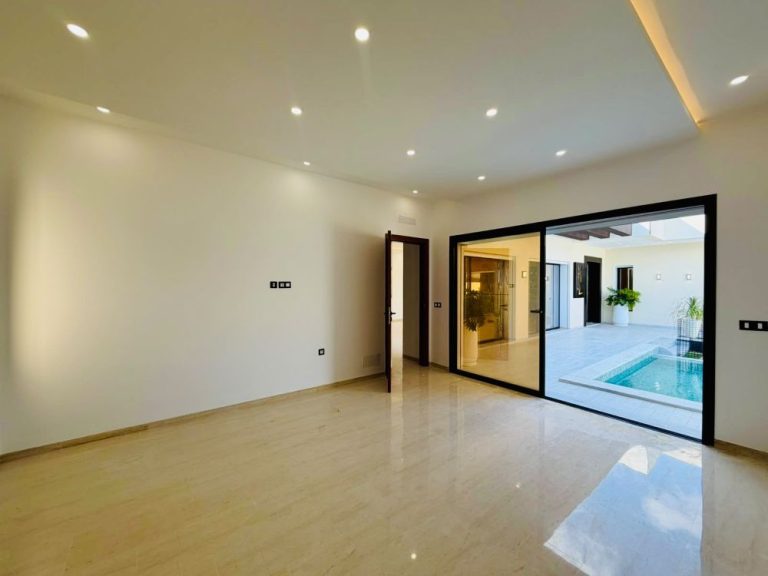 V678 villa sun garden d
