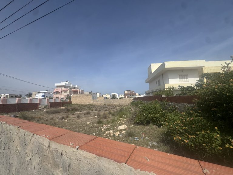La chebba terrain nu rdc plus 2 &agrave; 350 m de la mer